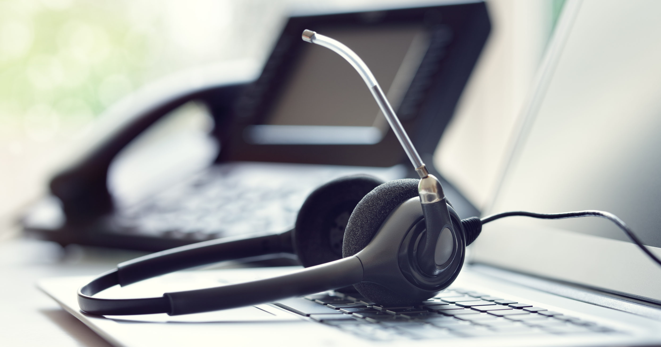 5 Amazing Ways a VoIP Phone System Can Improve Your Customer Support