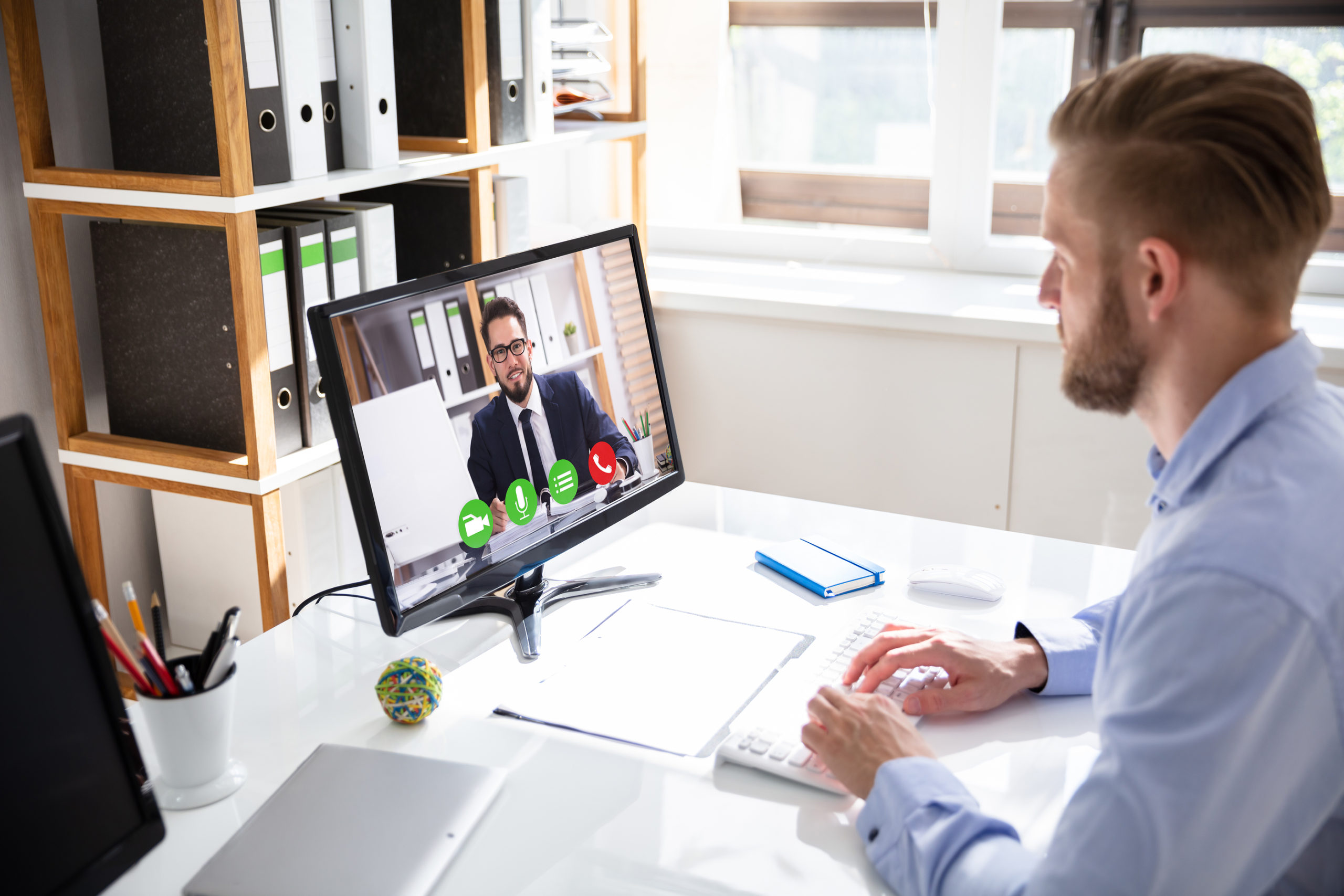 7 Helpful Tips to Look Professional When You Video Conference from Home